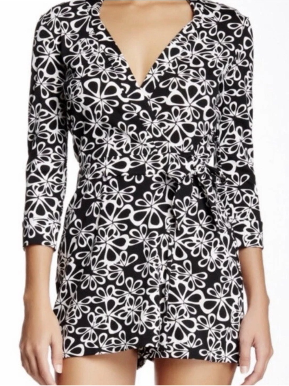 DIANE VON FURSTENBERG Celeste Halo Petals Black White Wrap Romper Women’s 8